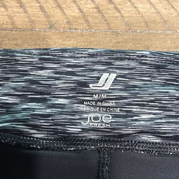 (3/$15) Joe Fresh fitted workout biker shorts size medium - Picture 3 of 13